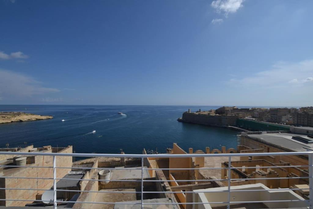 Vallettadreamsuites Groud Floor Shared Sea View Rooof Terrace Eksteriør billede