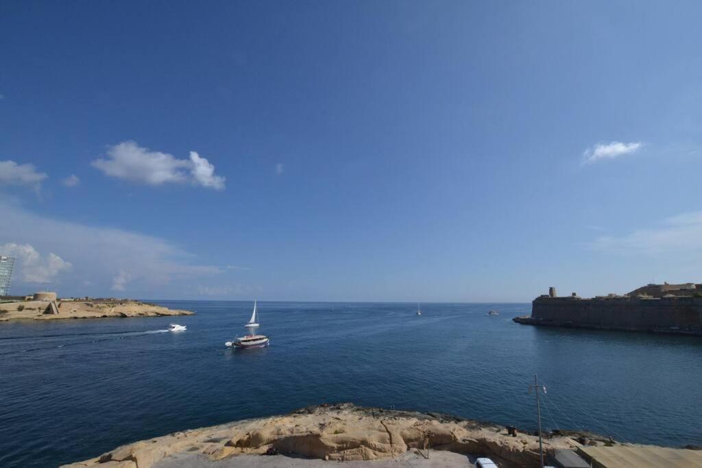 Vallettadreamsuites Groud Floor Shared Sea View Rooof Terrace Eksteriør billede